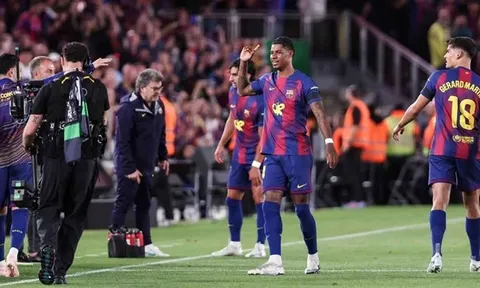 Rashford để ngỏ khả năng ở lại Barca sau cú sút phạt lịch sử