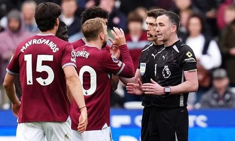 Quyết định của VAR đang đẩy West Ham xuống vực thẳm