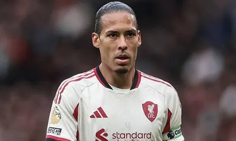 Liverpool nguy cơ mất Van Dijk vào tay Galatasaray