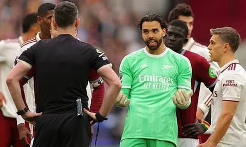 Arsenal có thể mất ngôi đầu nếu Ngoại hạng Anh không dùng VAR