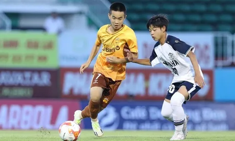 HLV Kim Sang-sik dự khán, cháu trai Văn Toàn ghi bàn cho U14 HAGL