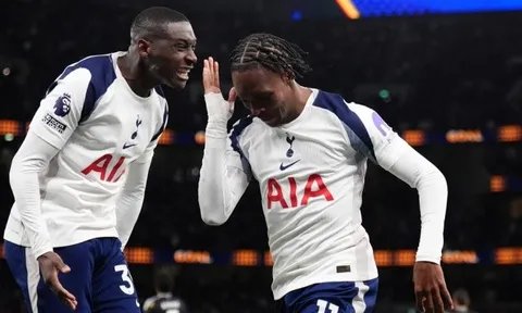 Mathys Tel lập siêu phẩm, Tottenham đánh rơi chiến thắng trước Leeds