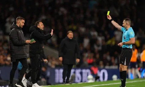 Tottenham hòa Leeds, De Zerbi chất vấn trọng tài
