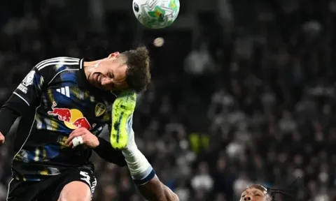 Vết thương của Ampadu đập tan nghi ngờ ăn vạ trước Tottenham