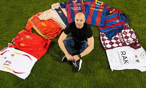 Ngày này năm xưa: Iniesta định nghĩa lại vẻ đẹp bóng đá