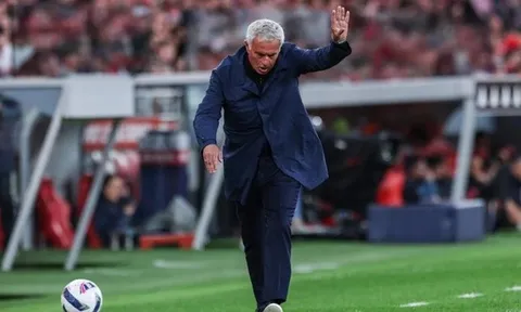 Mourinho chốt ngày định đoạt tương lai tại Benfica