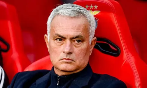 Real đàm phán vòng cuối đưa Mourinho trở lại