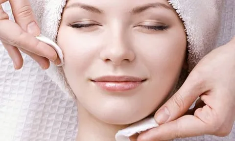 4 món mỹ phẩm quan trọng cần có nếu muốn giữ nhan sắc xinh tươi mùa hè