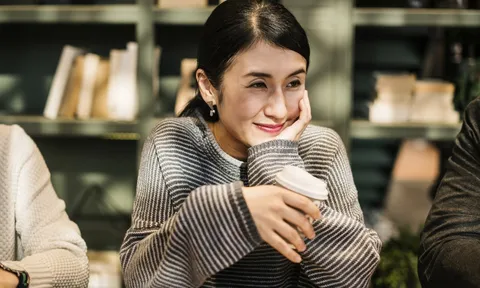 Đàn bà nhanh già, nhan sắc tuột dốc không phanh do làm 4 việc này thường xuyên