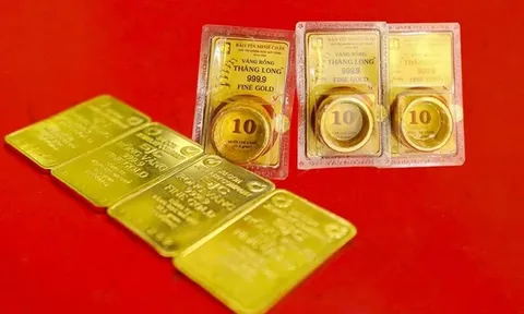 Giá vàng hôm nay 12/5: Vàng trong nước lao dốc, giá vàng thế giới bật tăng mạnh