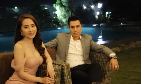 Quỳnh Nga và Việt Anh lộ diện cùng nhau sau nụ hôn gây sốt