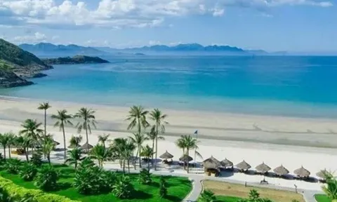 Bãi biển nào “quyến rũ nhất hành tinh”, từng được tạp chí Mỹ bình chọn, sở hữu nhiều đặc sản giá rẻ thơm ngon?
