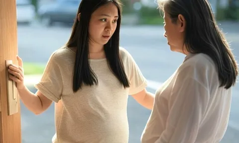 Có bầu với tình mới sau 2 năm ly hôn, tôi chết lặng khi thấy người gõ cửa