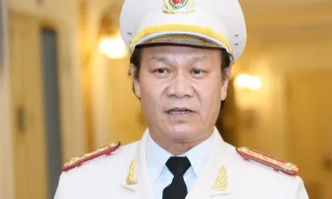NSND mang quân hàm Đại tá cưới bạn cùng lớp, nhà cửa không thiếu nhưng gia đình 3 thế hệ vẫn sống chung trong nhà 41m2