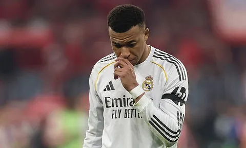 Bị Olise làm lu mờ, Mbappe nhận cú tát thức tỉnh ở Real