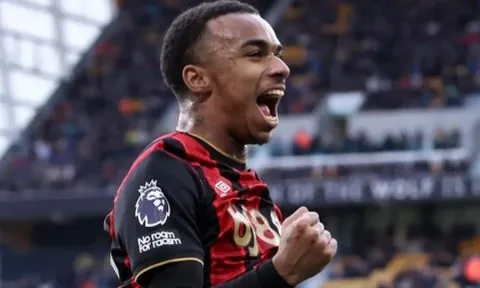 Bournemouth từ chối bán Junior Kroupi cho Barcelona