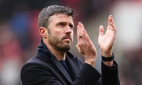 Jaap Stam nói rõ điều MU cần phải làm với Carrick
