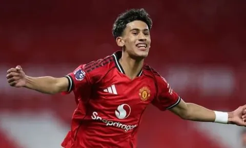 Sao mai 15 tuổi ghi 21 bàn, được Darren Fletcher ca ngợi