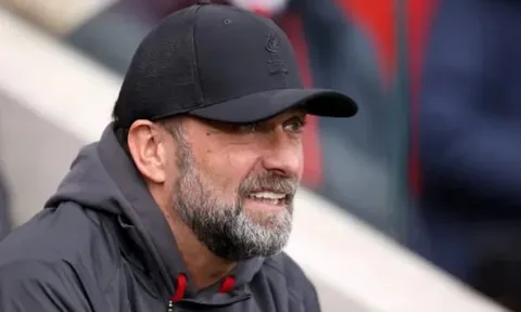 Bị hỏi khó, Klopp chọn New York Knicks thay vì Man Utd