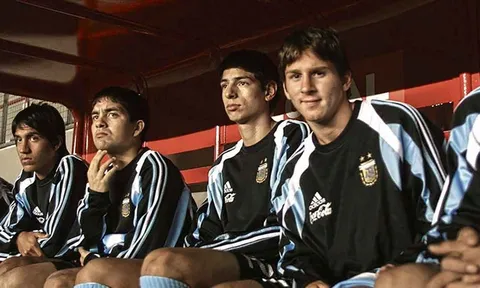 Cuộn băng VHS định mệnh giữ Messi lại cho Argentina