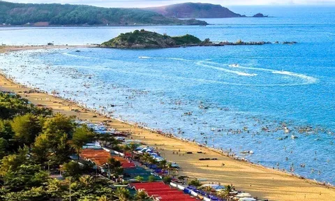12 bãi biển đẹp ở miền Trung nên đi vào hè 2026, có nơi mệnh danh “thiên đường hạ giới”, xứng đáng để khám phá