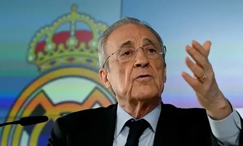 Chủ tịch Florentino Perez bảo vệ Mbappe giữa tâm bão