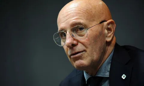 Arrigo Sacchi, gã bán giày phá tan xiềng xích Catenaccio