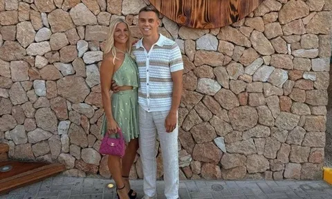 Leandro Trossard chia tay vợ sau 13 năm gắn bó