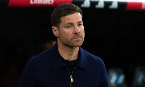 Huyền thoại Chelsea chỉ ra vấn đề với Xabi Alonso