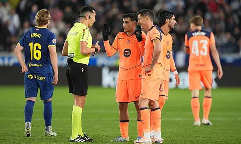 Thấy gì từ trận thua sốc của Barcelona trước Alaves?