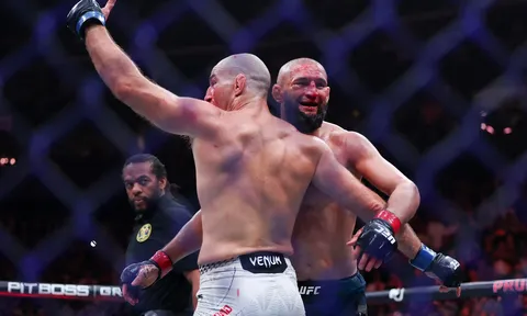 Khamzat Chimaev lên tiếng về quyết định xóa bỏ hận thù với Sean Strickland sau cú sốc tại UFC 328