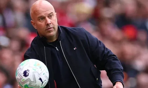 Arne Slot tự tin vá lỗ hổng phòng ngự của Liverpool