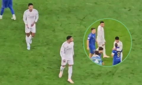 Được Mbappe kiến tạo, Bellingham vẫn tỏ thái độ lạnh nhạt