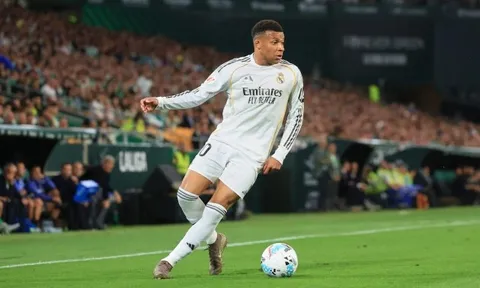 Cựu trợ lý Sir Alex khuyên MU tránh xa Mbappe và Vinicius