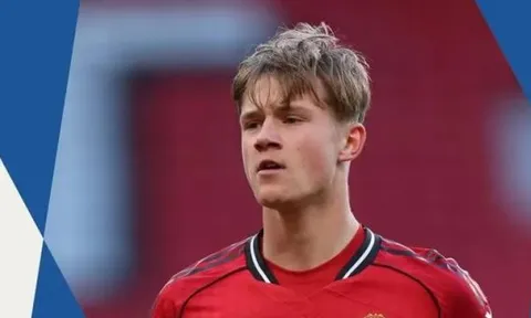 Jim Thwaites, "Pirlo mới" tại lò đào tạo Manchester United