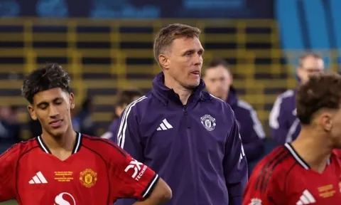 Thua chung kết U18, Fletcher tố FA thiên vị Man City