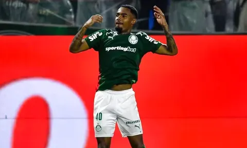 Allan Elias có gì để thu hút Liverpool?