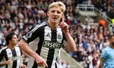 Howe để ngỏ khả năng Gordon rời Newcastle