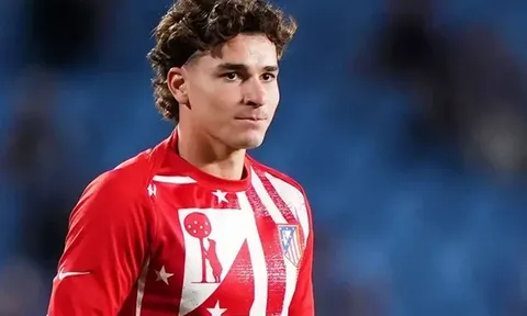 Arsenal mất Julian Alvarez vào tay PSG