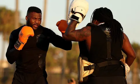 Francis Ngannou trải lòng về nỗi đau mất con và quyết định suýt giải nghệ