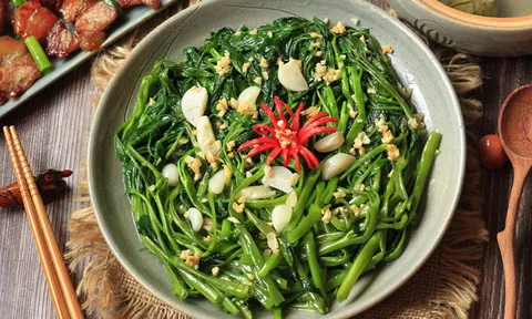 Người bị 4 bệnh này không nên ăn rau muống