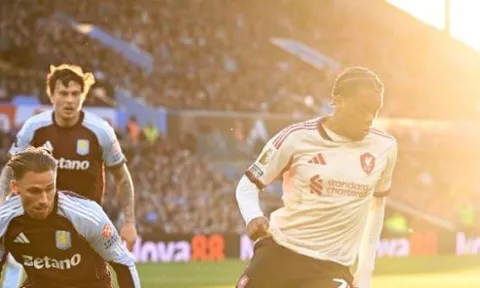 Chấm điểm Liverpool: Điểm sáng Ngumoha; Cú đúp 'đắng lòng' của Van Dijk
