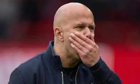 CĐV Liverpool nổi giận đòi sa thải Arne Slot sau trận thua Aston Villa