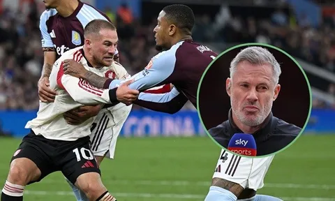 Jamie Carragher chỉ trích pha ăn vạ "đáng xấu hổ" của Mac Allister