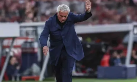 Jose Mourinho tái xuất cứu vãn mớ hỗn độn tại Real Madrid