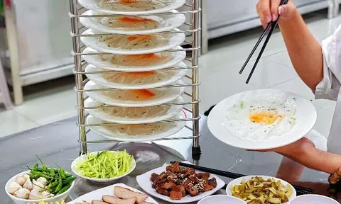Món ăn “tốn đĩa” nhất Việt Nam: Đặc sản Ban Mê khách cuốn vài chục mới đã cơn thèm, chủ quán đếm đĩa tính tiền