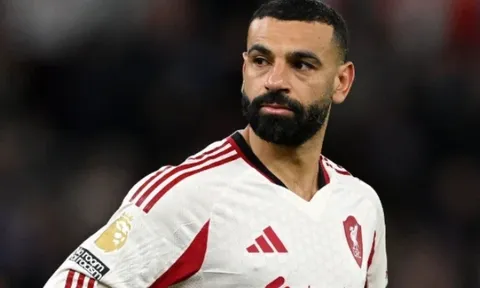 Gerrard giải mã thông điệp của Salah nhắm vào Arne Slot