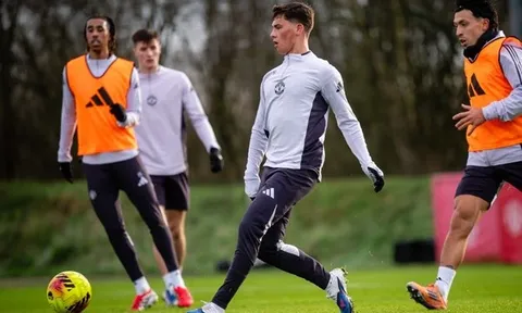 Michael Carrick hứa hẹn đưa các tài năng trẻ MU ra ánh sáng