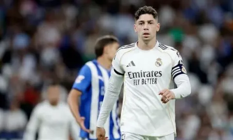 Tin đồn chuyển nhượng tối 17/5: MU theo sát Valverde; Mourinho muốn có Rodri