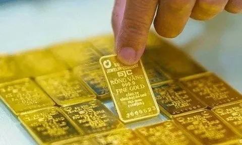 Giá vàng hôm nay 17/5: Vàng SJC neo ở mức 163,5 triệu đồng/lượng